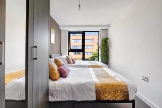 Thai Zen with Netflix, Games and FreePark - Birmingham - 0