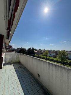Back to the 70s, Large three-bedroom with parking - Udine - 5