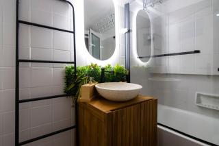 Pangrati Subtle Deluxe Minimalism - 8