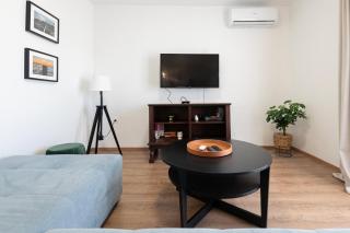 Seafront apartment Elona - 8