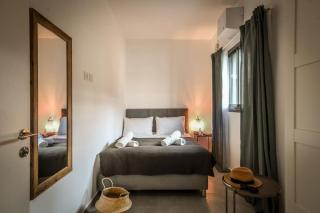 Stylish 2BR Apt w Balcony 5 min From Tel Aviv Port - Tel Aviv - 4