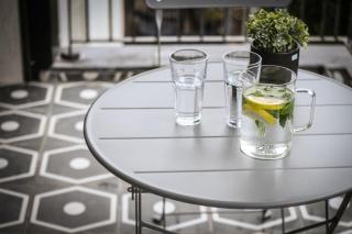 Stylish 2BR Apt w Balcony 5 min From Tel Aviv Port - Tel Aviv - 1