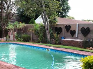 Sanyati Guesthouse - 1