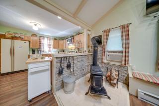 Earths River Retreat Kayaks Wineries and GOTL - 6