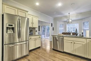 Rustic Escape w Game Room and Modern Amenities - Pinehurst - 1