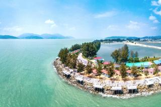 Trichrome Marina Island Minimalist Villa with Balcony - Lumut - 0