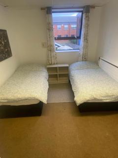 Simple & Comfortable 2 Beds Shared Room Dublin - Dublino - 0