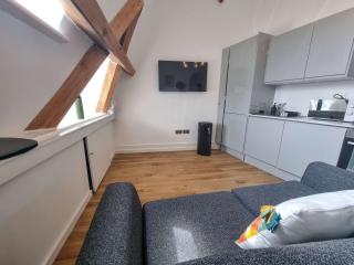 Charming Sale Flat Sleeps 4 by City SuperHost - Sale - 1