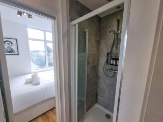 Charming Sale Flat Sleeps 4 by City SuperHost - Sale - 4