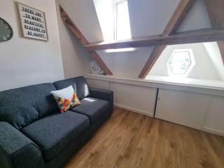 Charming Sale Flat Sleeps 4 by City SuperHost - Sale - 2