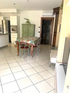 Villa con ampio giardino esterno e piscina condominiale - Garda - 5