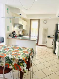 Villa con ampio giardino esterno e piscina condominiale - Garda - 6
