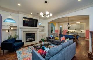 Houston Centrally Located w Backyard Pool Retreat - Houston - 0