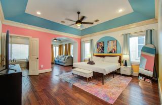 Houston Centrally Located w Backyard Pool Retreat - Houston - 6