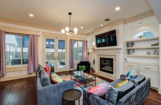 Houston Centrally Located w Backyard Pool Retreat - Houston - 5