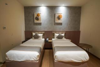 Hotel Tulips Grand - Hyderabad - 5