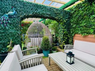 FINN VILLAGE - Loch Lomond Villa - THE JUNGLE ROOM with a PRIVATE HOT TUB - Drymen - 5