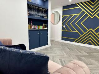 The Social Club - The Ultimate Experience - Sleeps 20 With Own Private Club - Cardiff - 8