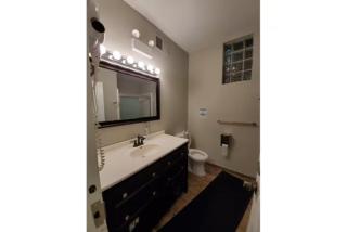 Budget-Friendly Stay and Free Coffee Downtown - Chicago - 5