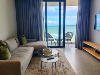 Wavescape Stylish Beach Getaway - 3
