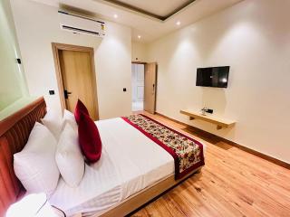 Hotel IP Swarn Near Anand Vihar Vaishali Ghaziabad - Ghaziabad - 2