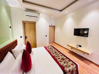 Hotel IP Swarn Near Anand Vihar Vaishali Ghaziabad - Ghaziabad - 4