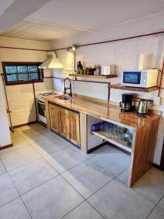 Cabaña con parrilla y 2 baños completos - AlquilaMiCasa - 8