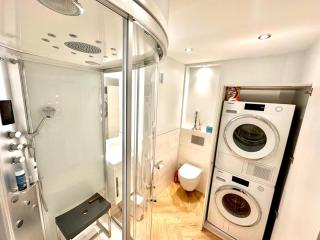 Modern 100m2, treadmill yoga matts, 2 balconies 5min to Main Station - 10min to City - 3