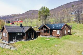 Cottage Yard - cozy Cabin - 6