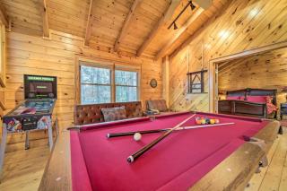 Walk to Golfing. Creekside Cabin and Hot Tub - 8