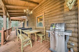 Walk to Golfing. Creekside Cabin and Hot Tub - Maggie Valley - 2