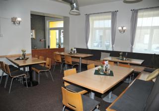 HRADBY hotel a restaurace - 3