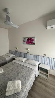 Hotel Lucerna - Cesenatico - 9