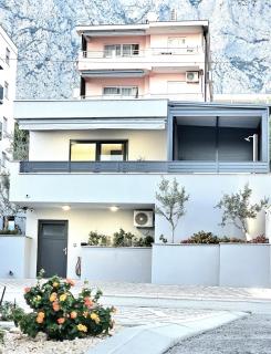 Holiday Home Vučko with Jacuzzi - Makarska - 3