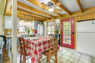Hike, Swim and Fish Lakefront Cabin in Roach! - Roach - 3