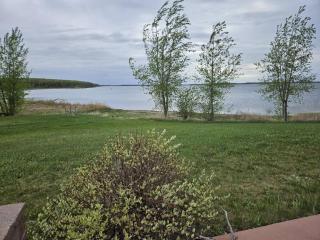 Lakeside 4BR Retreat Private, Peaceful & Scenic villa - - 4
