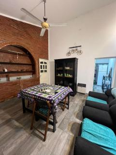 Casa y Deptos hasta 14 personas a minutos del del estadio, nodo tecnologico, y quincho de los Carabajal - 5