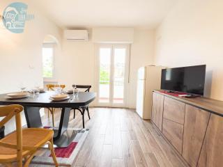 Cumano Tirabora Short Rent - 1
