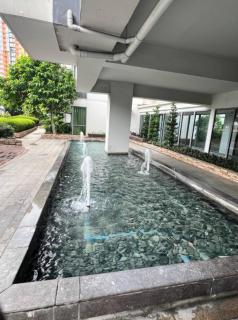 Queen V Staycation Tower D - 8