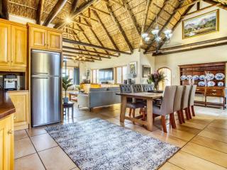 Blue Crane House - - 8