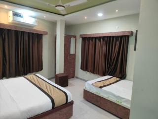 HOTEL ReD BA SUHAG - Indore - 8