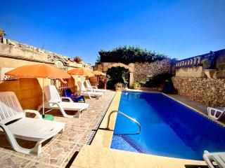 Farmhouse Retro with pool - 0