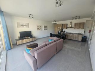 Spacious Deluxe 2 Bedroom, 3 Bathroom Apartment Prime Sliema Location - Sliema - 8