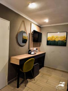 Riverside Deck Hotel - Francistown - 2