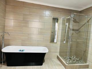 Riverside Deck Hotel - Francistown - 1