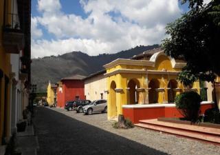 Art Deco Loft - PetFriendly - 5 Min to Antigua Ctr - 3