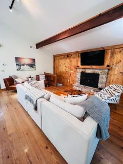 Maggie Valley 4BR Cabin with Hot Tub in Serene Forest - Maggie Valley - 5