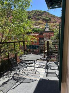 Two Bedroom Rock Star Fantasy Apartment - 9