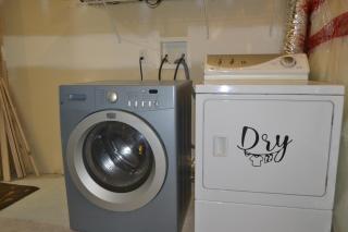 Lower Level Walkout Suite with Bathroom - Calgary - 2