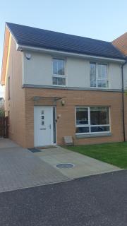 Entire Spacious 3-Bed Family Home, City Centre, Free Parking, Garden - Glasgow - 9
